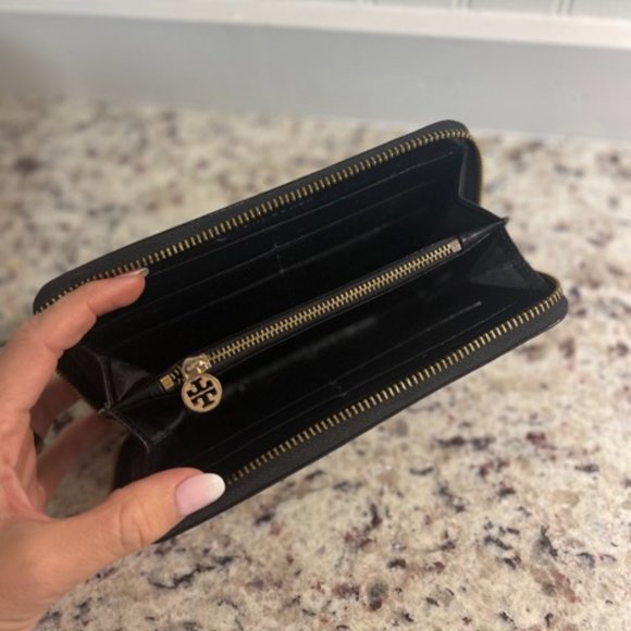 Tory Burch Long Wallet - Picture 3 of 5